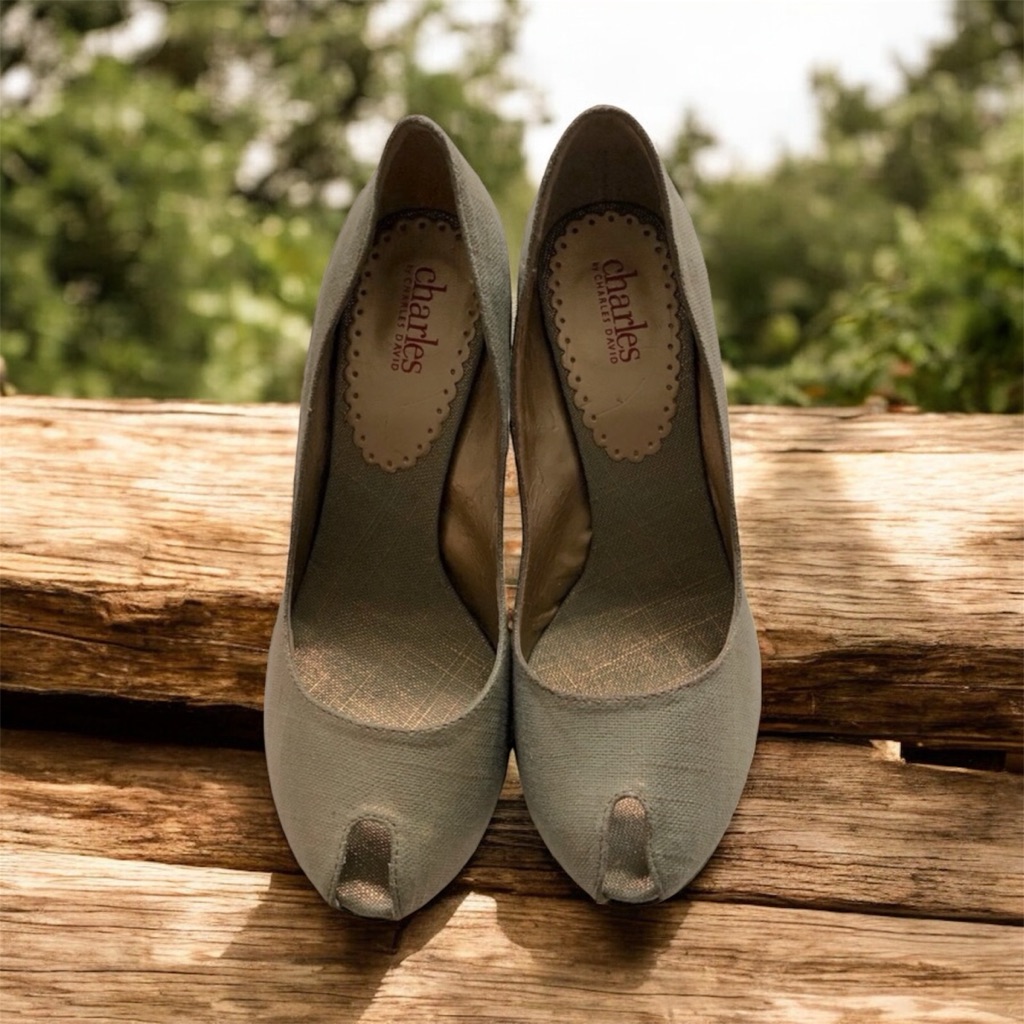 Incredible - Vintage Charles David Stunning Peep Toe Heels Never Worn.